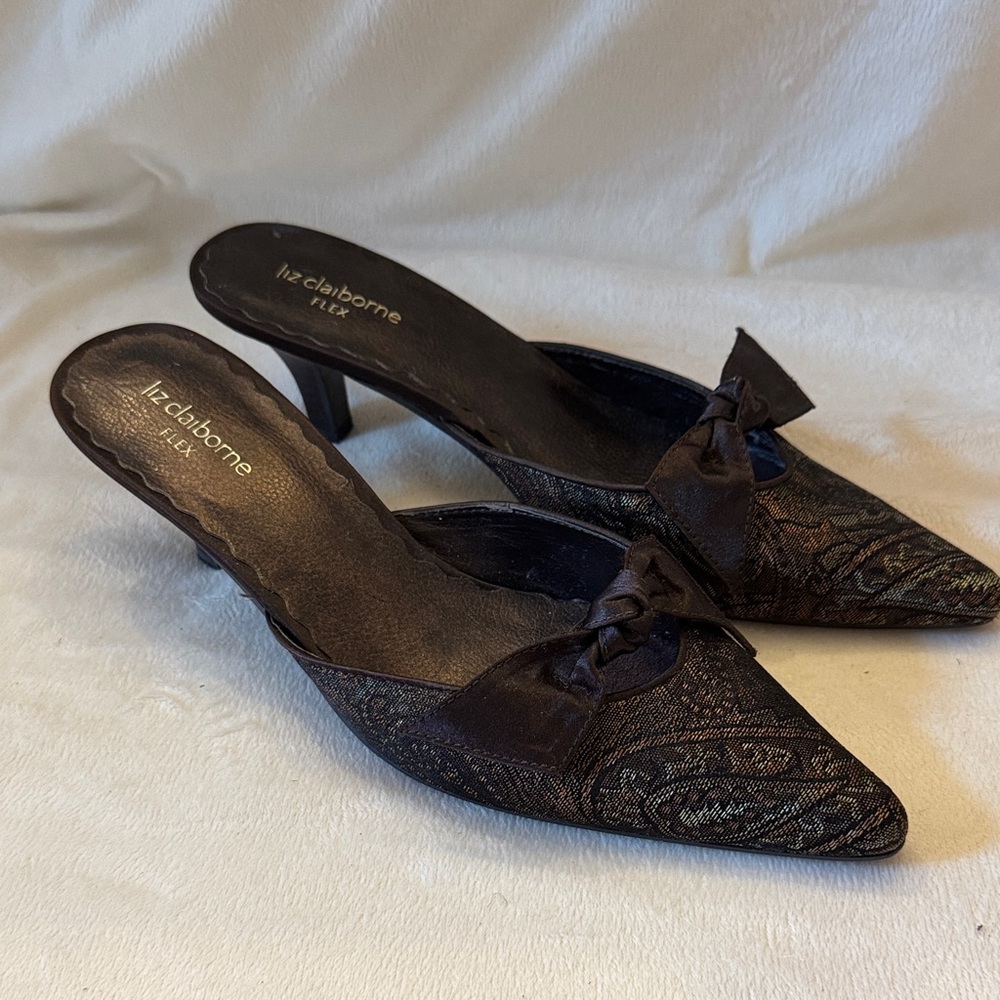 Liz Claiborne Dark Brown Paisley Print Flex Heels Size 8.5